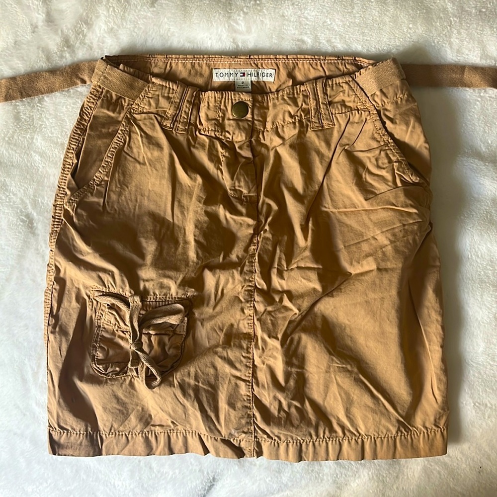 Small Tommy Hilfiger Skirt. Adjustable Belt with various pockets.